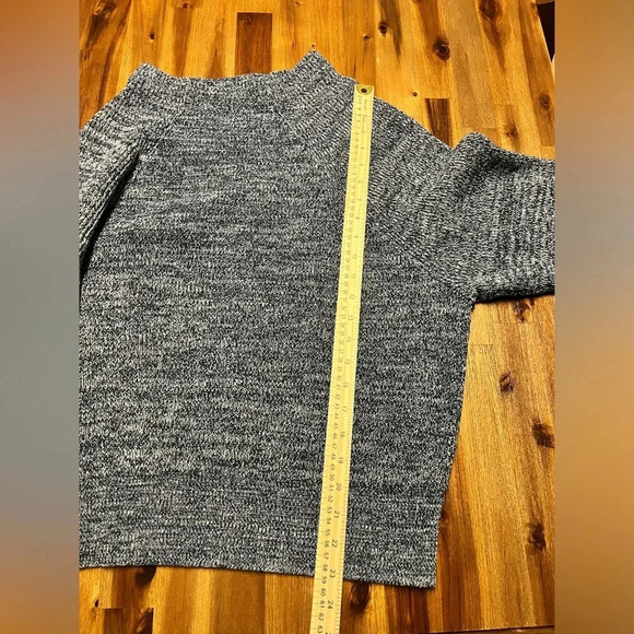 Free People mock neck blue & white marled cropped long sleeve sweater size large - Picture 5 of 9